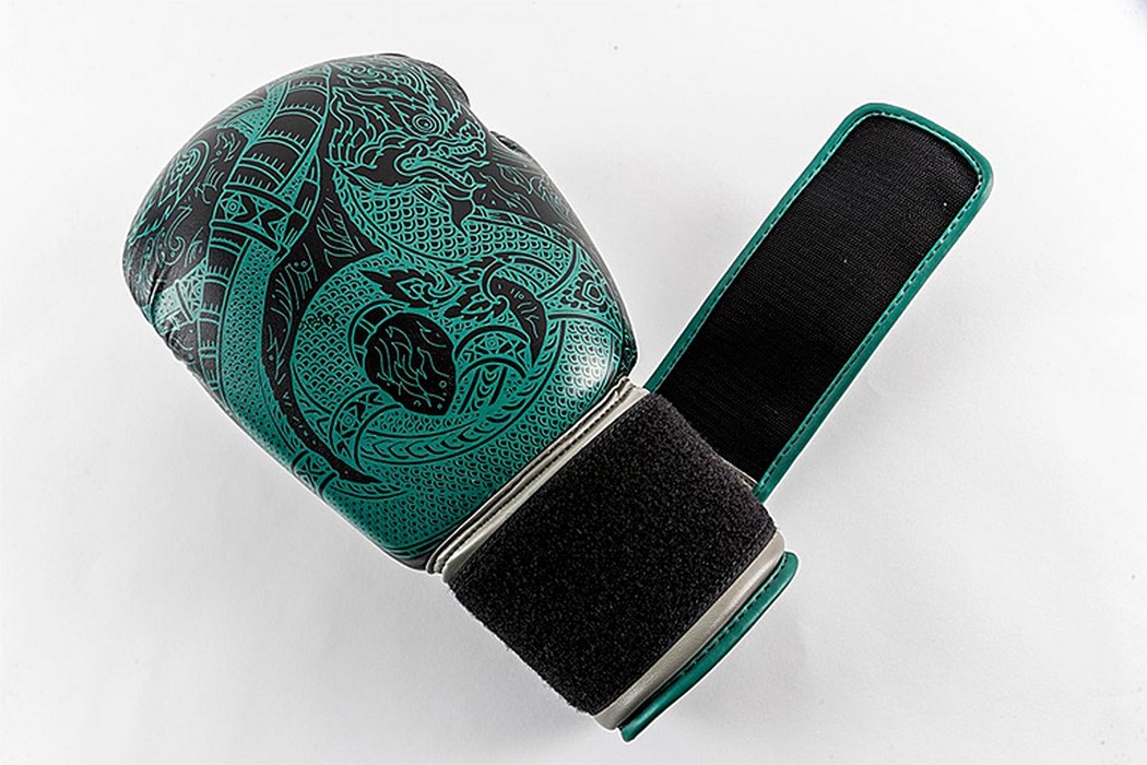 Боксерские перчатки UFC PRO Thai Naga Green, 12oz 1050_700