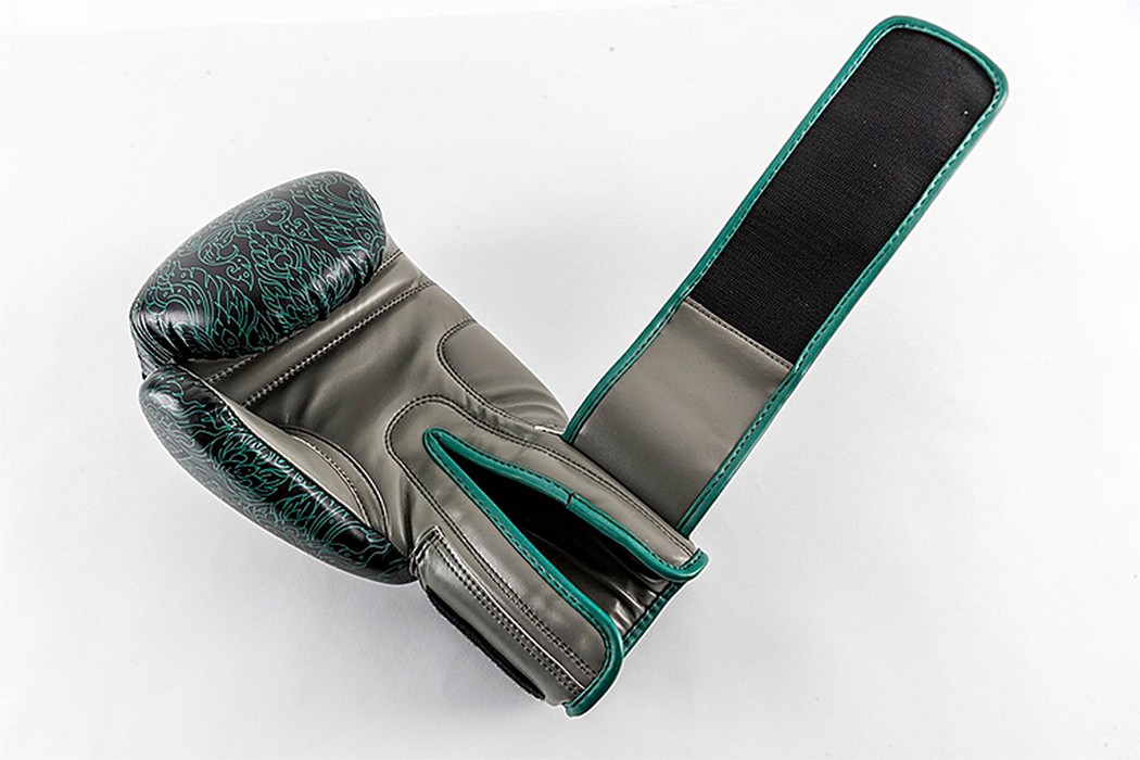 Боксерские перчатки UFC PRO Thai Naga Green, 12oz 1050_700